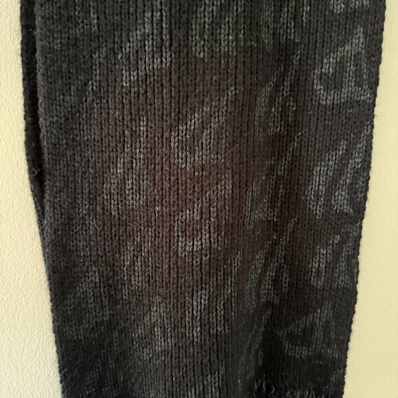 Volcom Black Knit Logo Scarf Unisex Fringe Edge Winter Skate Style OBO - Picture 3 of 4